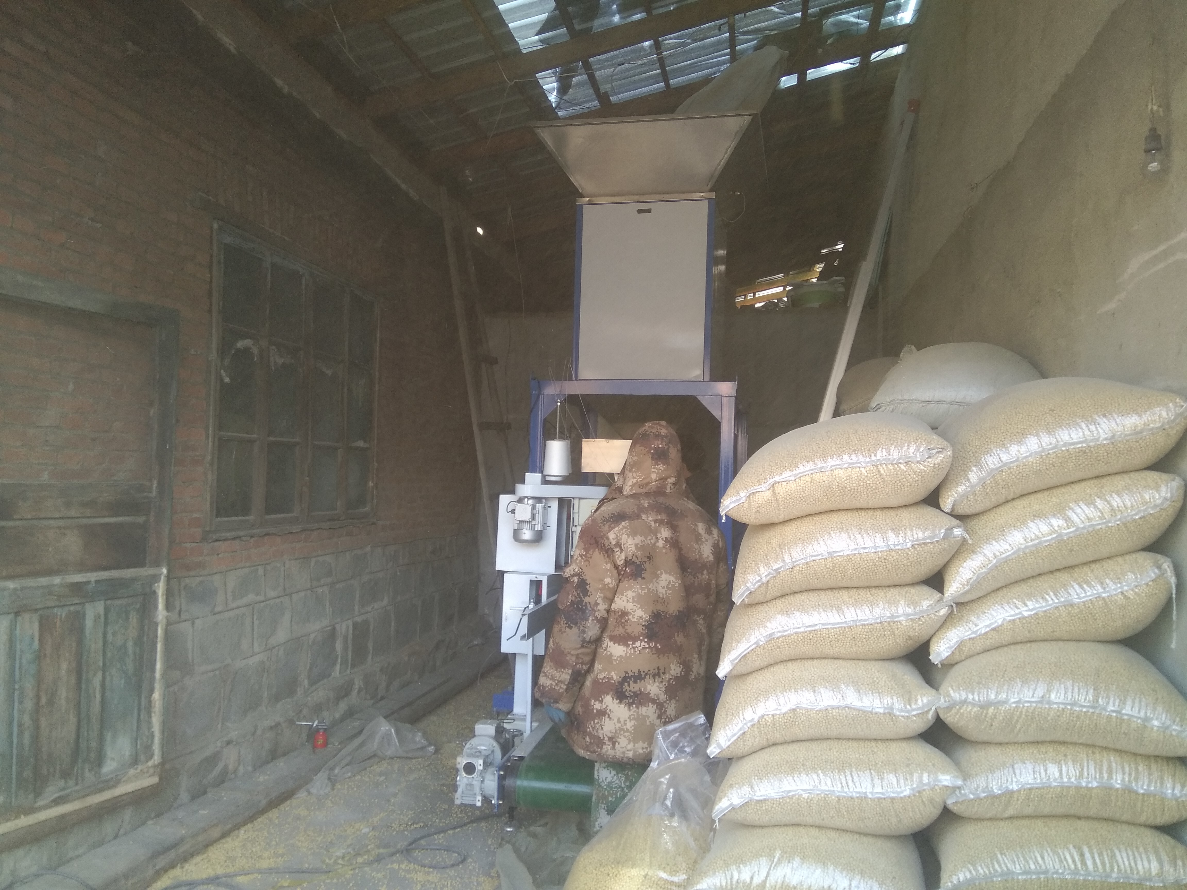 為什么氣動包裝稱比電動包裝稱便宜？